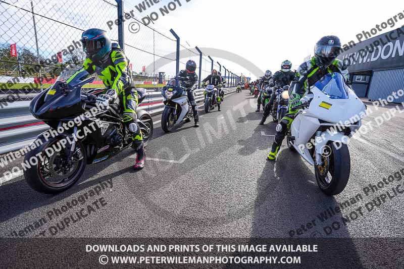 donington no limits trackday;donington park photographs;donington trackday photographs;no limits trackdays;peter wileman photography;trackday digital images;trackday photos